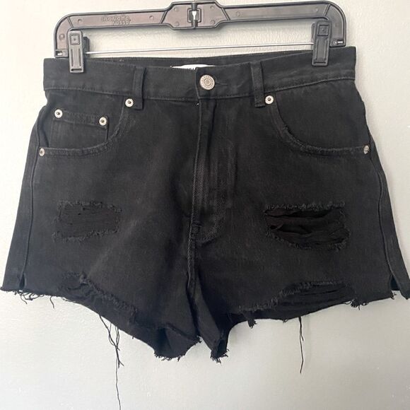 Pull and Bear cutoff shorts black distressed size 6 - Picture 1 of 7